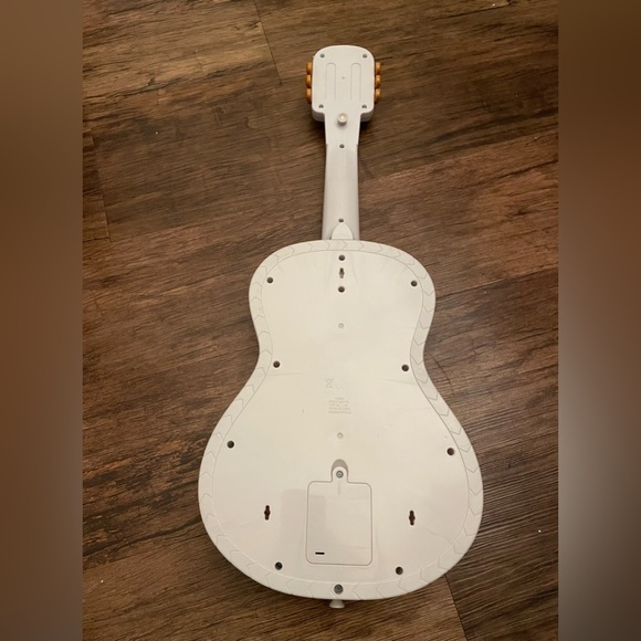 Disney Coco Interactive Guitar - Picture 7 of 7